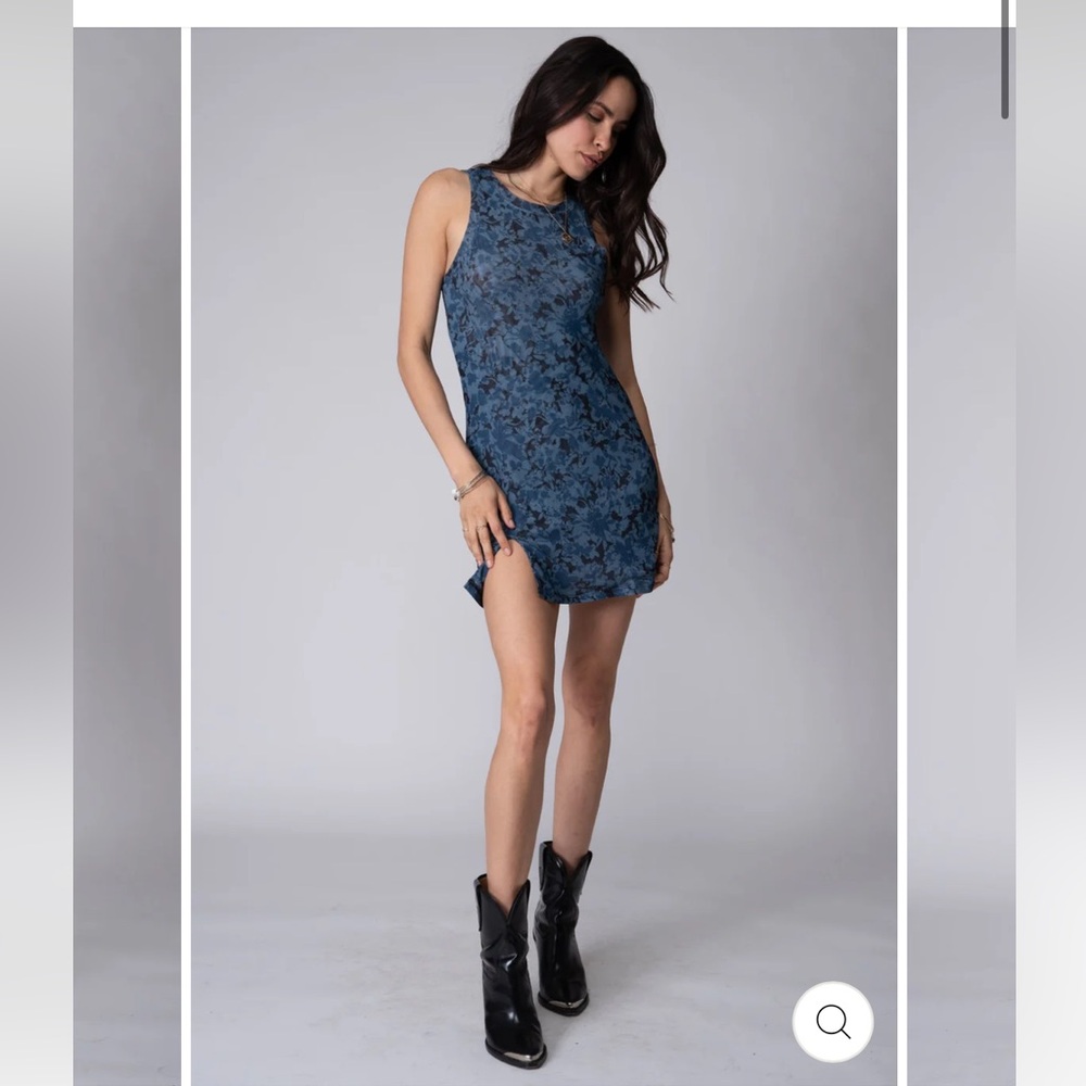 Chic Blue Lace Mini Dress